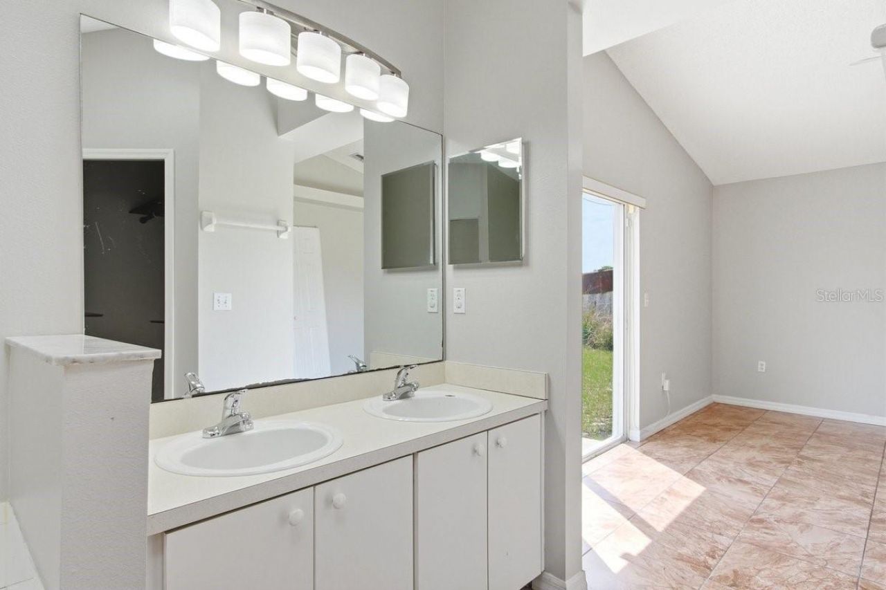 1537 Ridge Pointe Drive , Orlando, FL 32808 Photo