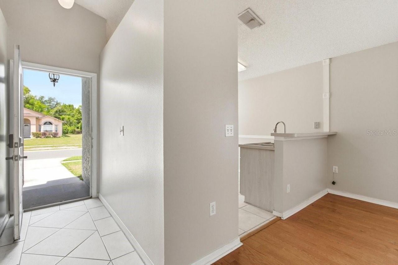 1537 Ridge Pointe Drive , Orlando, FL 32808 Photo