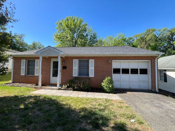 317 Jefferson AVE , Vinton, VA 24179