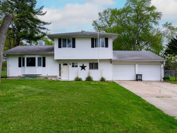 16271 Merson Court, Buchanan, MI 49107