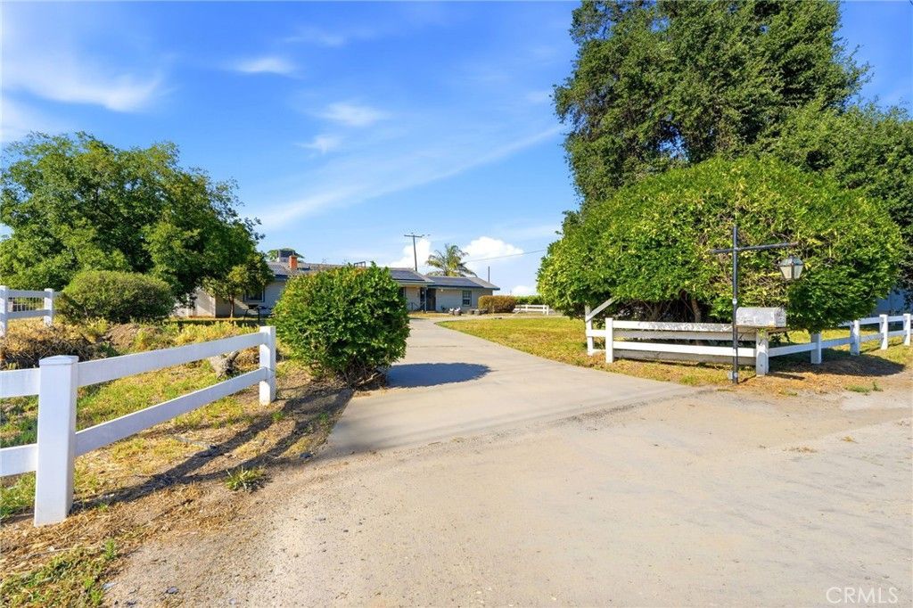 12586 Avenue 232, Tulare, CA 93274 Main Photo