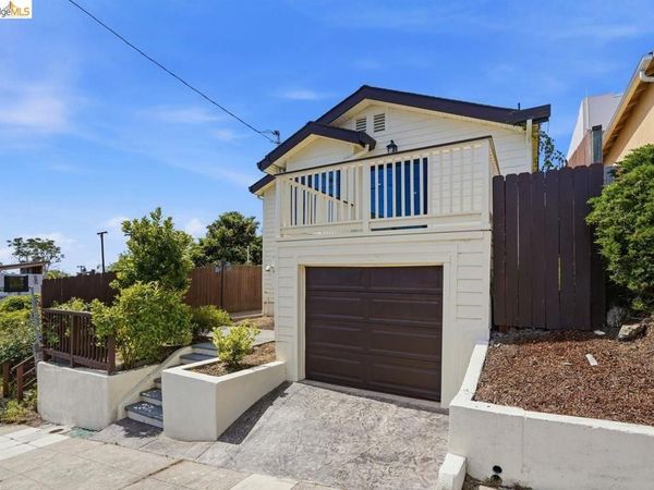 2469 Potter St, Oakland, CA 94601