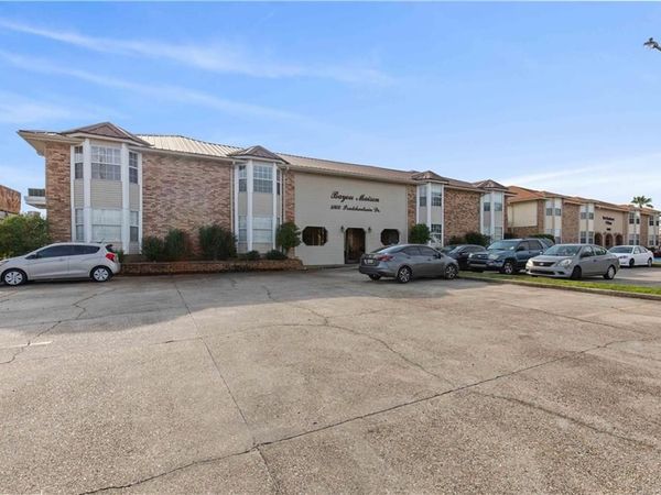 4800 PONTCHARTRAIN Drive, Unit 5, Slidell, LA 70458