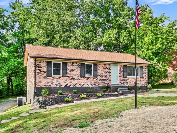 717 Ranch Hill Dr , Clarksville, TN 37042