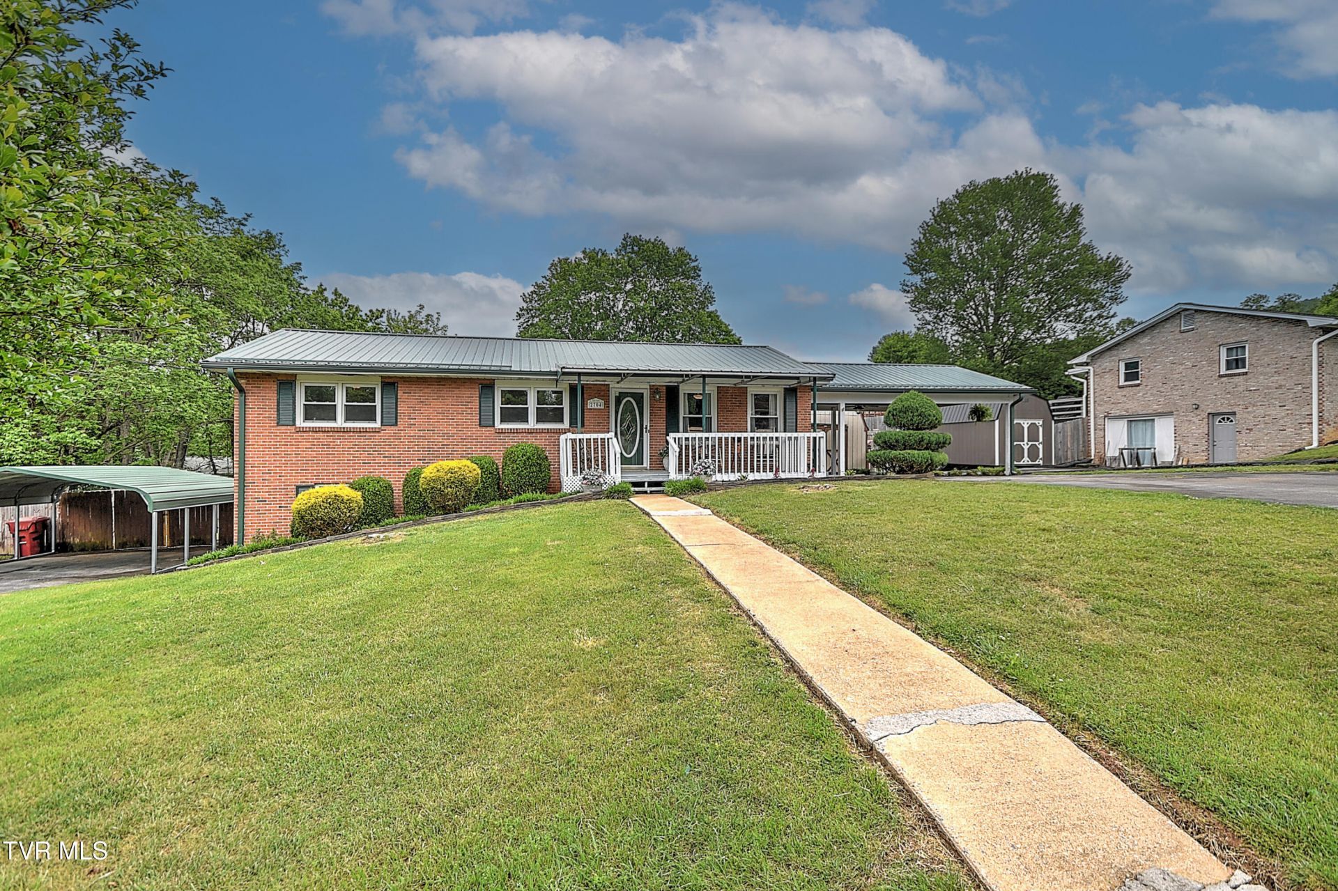 2704 Schumway Drive, Johnson City, TN 37601 Main Photo