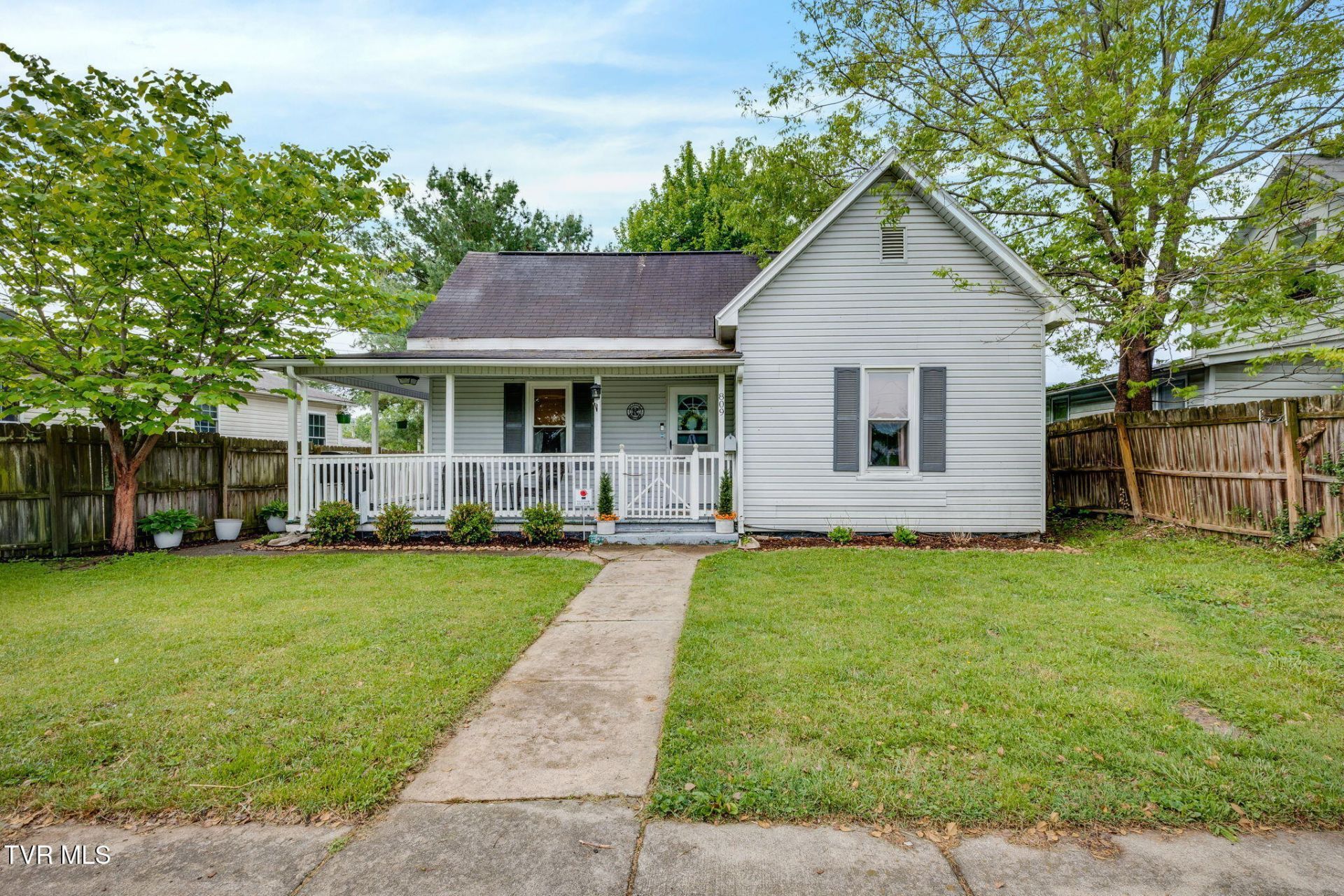 809 North Boone Street, Johnson City, TN 37604 Main Photo