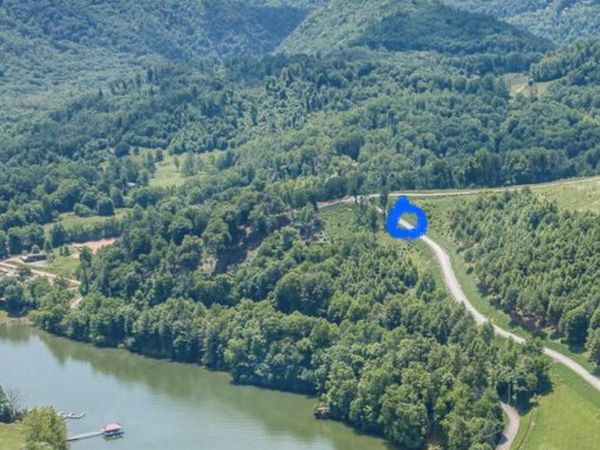 23 Cowan Town Road, Butler, TN 37640