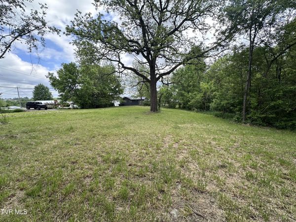 2735 West Walnut Street, Johnson City, TN 37604