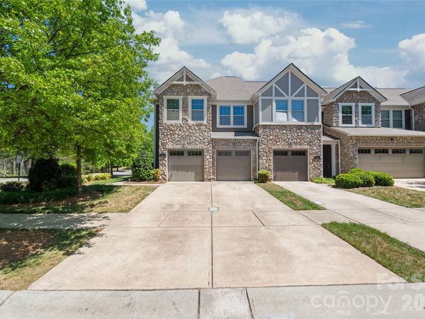 5662 Stonewells Drive , Charlotte, NC 28278