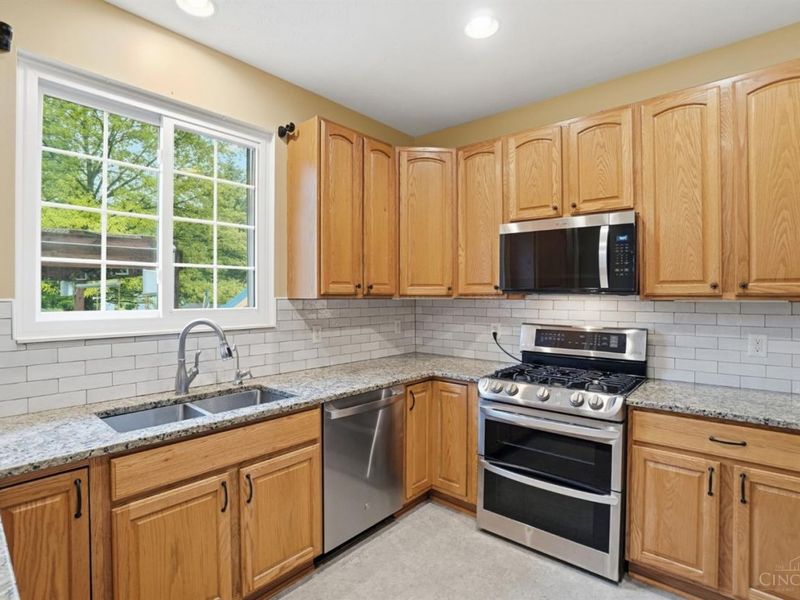 1264 Kables Mill Drive, Sugarcreek Twp, OH 45305 Photo 8