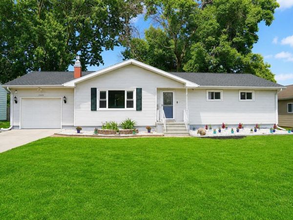 1225 5th. Street, Jesup, IA 50648