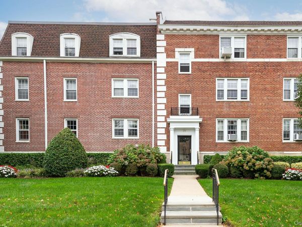 26 Hamilton Place , Unit A2, Garden City, NY 11530