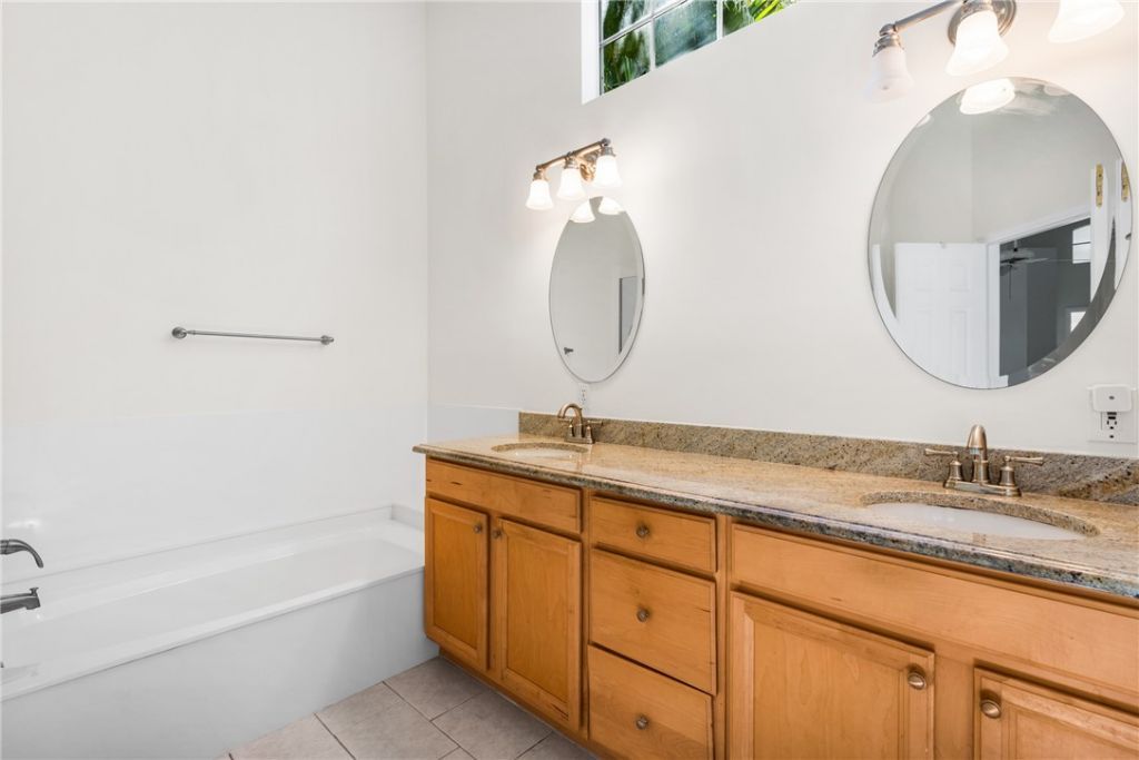 8861 Lakeside Circle, Vero Beach, FL 32963 Photo