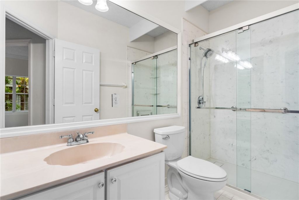 8861 Lakeside Circle, Vero Beach, FL 32963 Photo