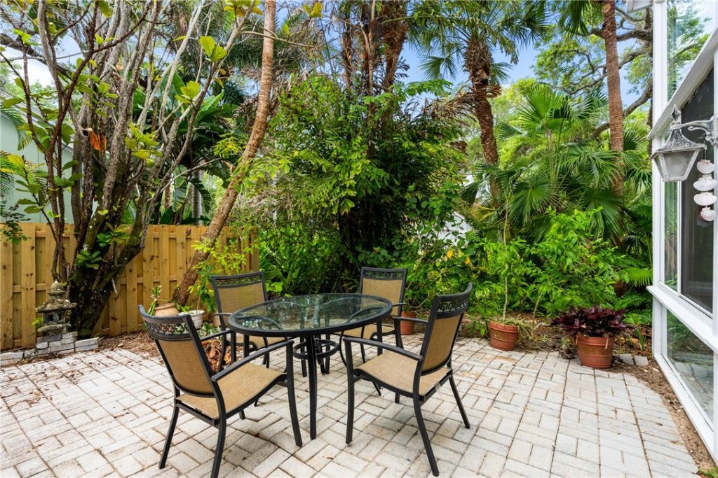 8861 Lakeside Circle, Vero Beach, FL 32963 Photo