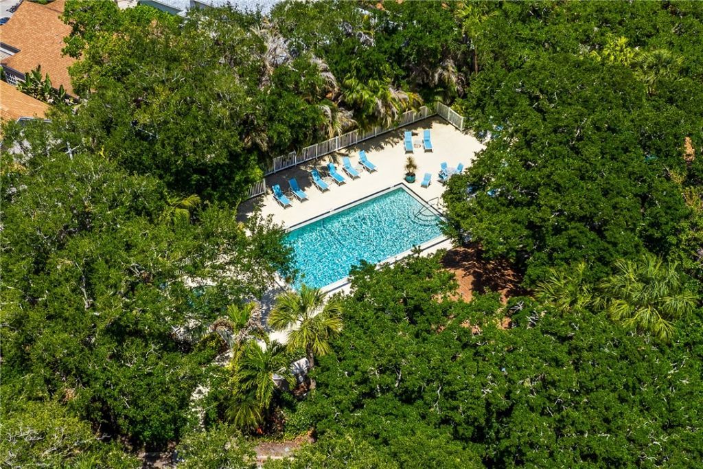 8861 Lakeside Circle, Vero Beach, FL 32963 Photo