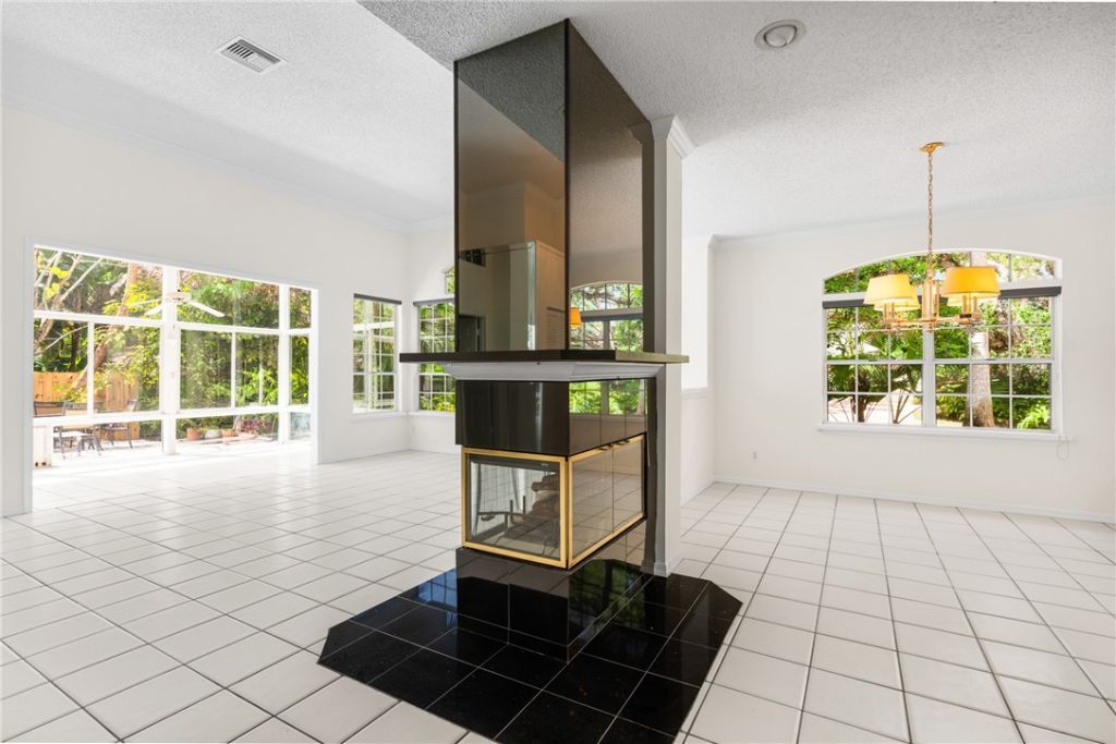 8861 Lakeside Circle, Vero Beach, FL 32963 Photo