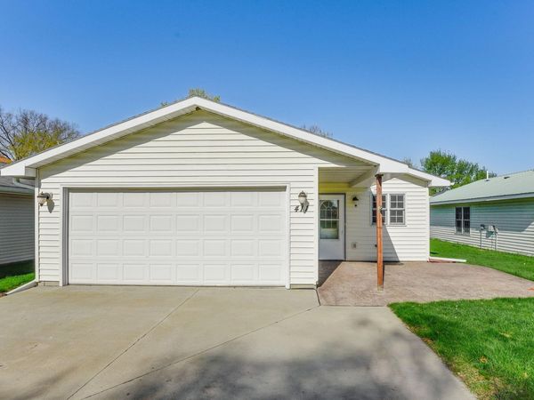 411 N Walnut Street, Belle Plaine, MN 56011