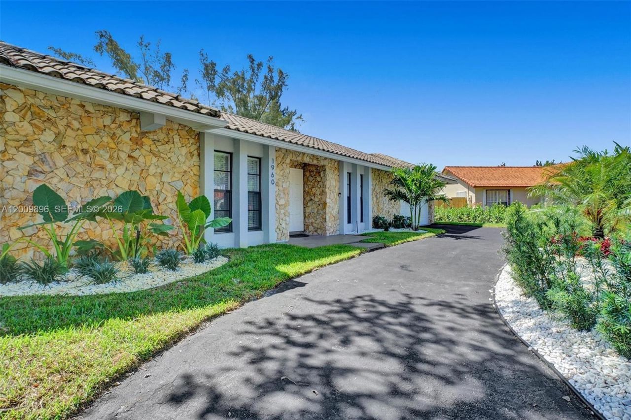 1960 SW 51st Ter , Plantation, FL 33317 Photo