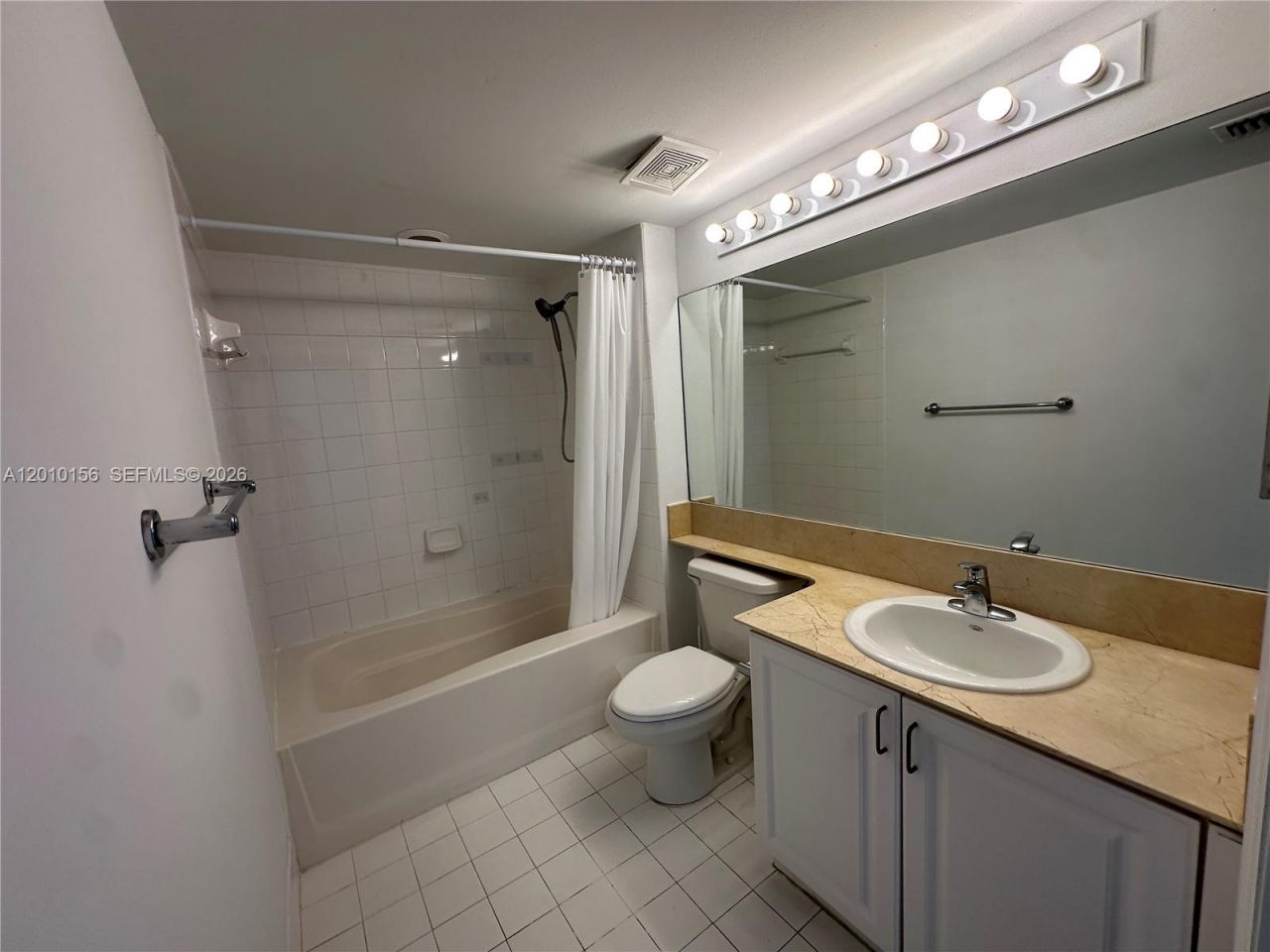 1155 Brickell Bay Dr, Unit 3007, Miami, FL 33131 Photo