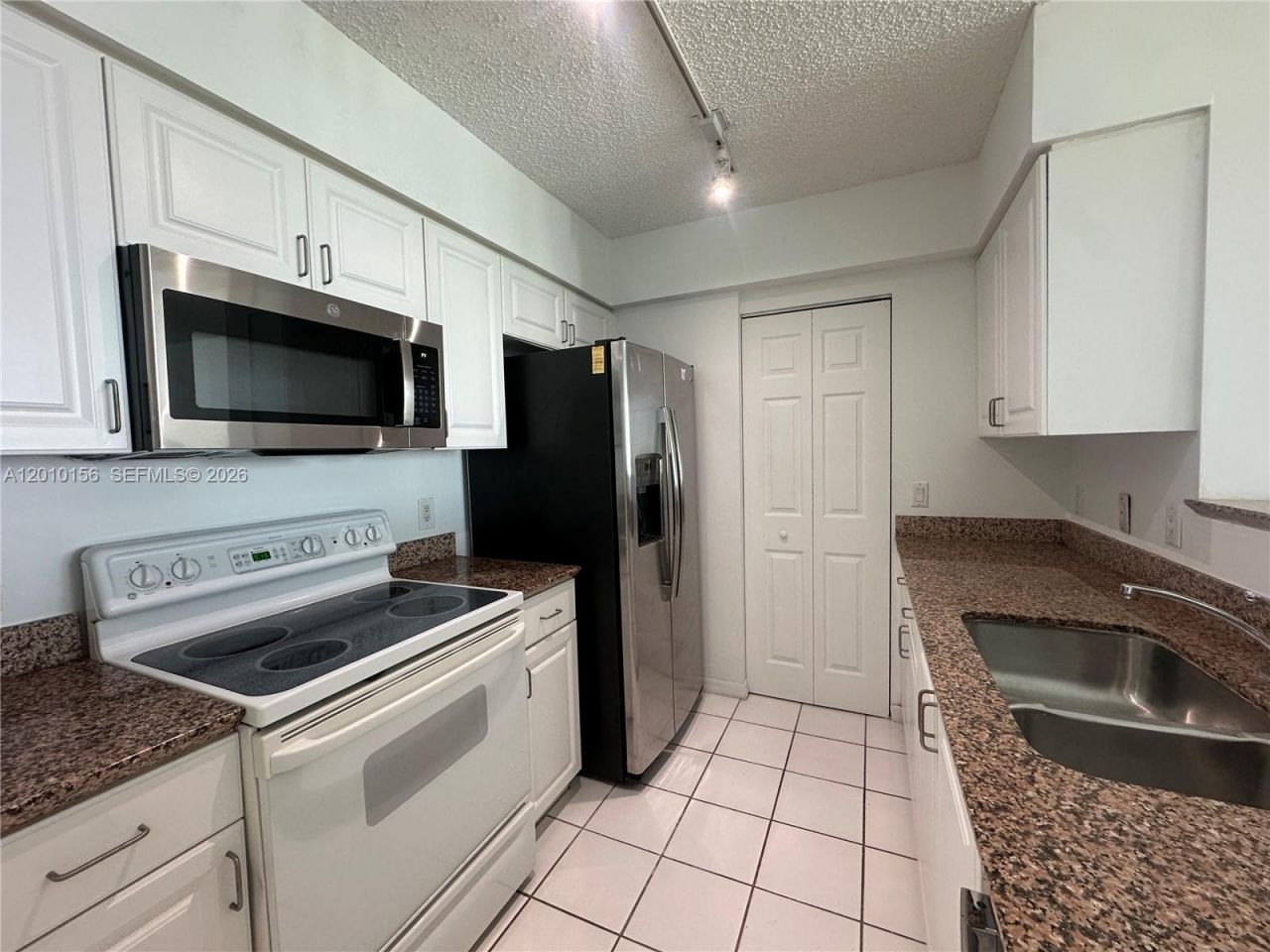 1155 Brickell Bay Dr, Unit 3007, Miami, FL 33131 Photo