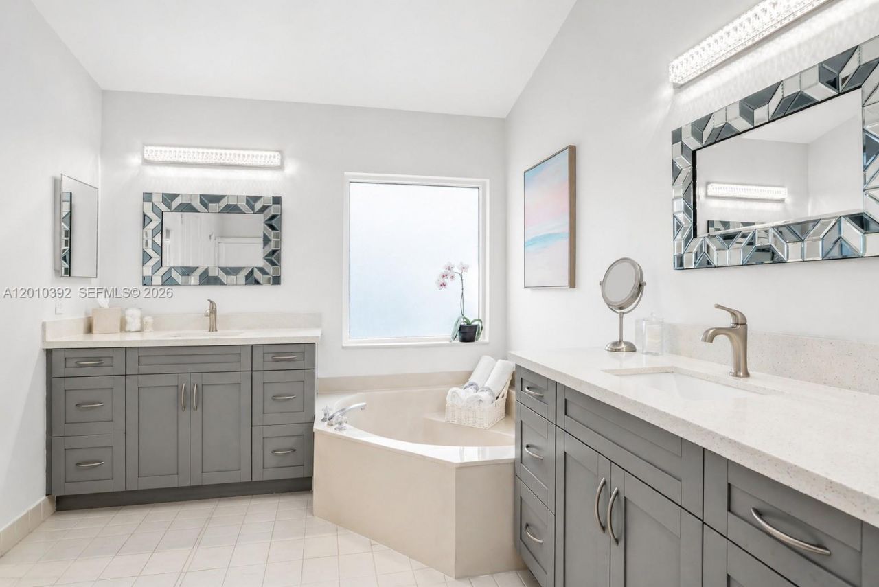 214 SW 180th Ave, Pembroke Pines, FL 33029 Photo
