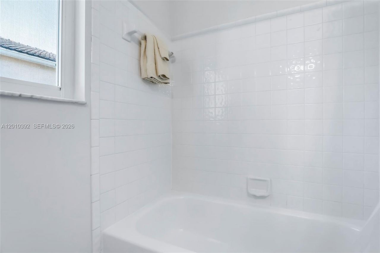 214 SW 180th Ave, Pembroke Pines, FL 33029 Photo