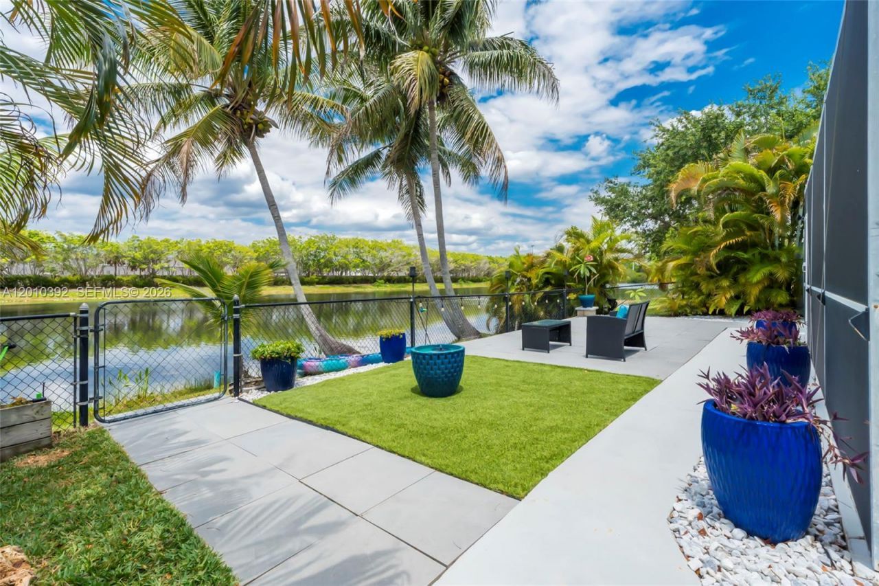 214 SW 180th Ave, Pembroke Pines, FL 33029 Photo
