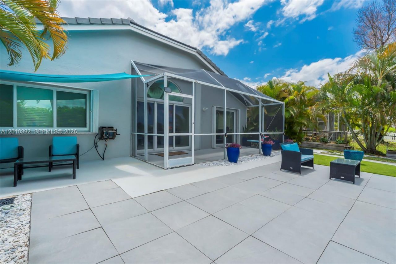 214 SW 180th Ave, Pembroke Pines, FL 33029 Photo