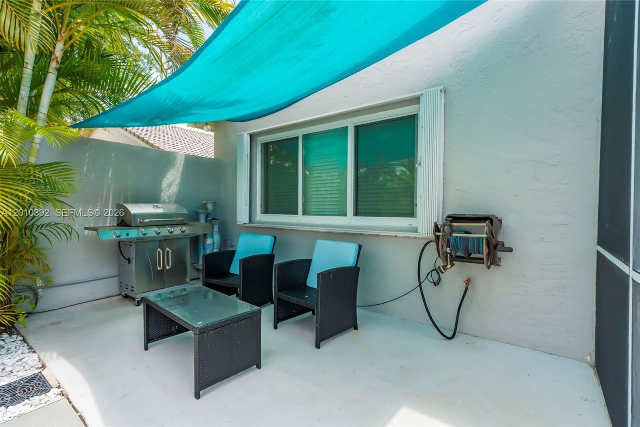 214 SW 180th Ave, Pembroke Pines, FL 33029 Photo