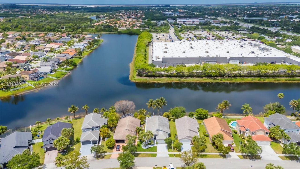 214 SW 180th Ave, Pembroke Pines, FL 33029 Photo