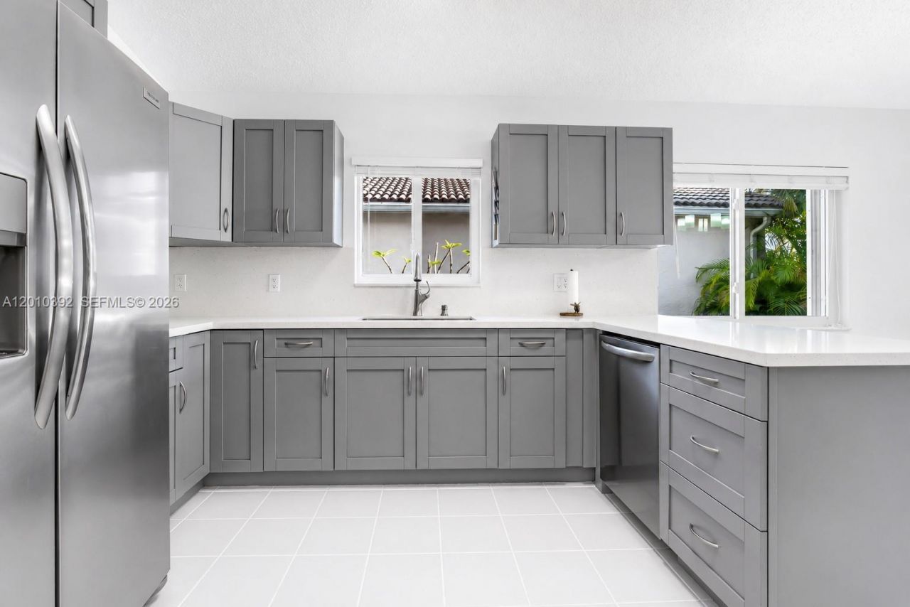 214 SW 180th Ave, Pembroke Pines, FL 33029 Photo