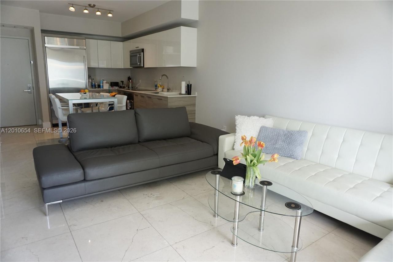 1300 Brickell Bay Dr, Unit 1904, Miami, FL 33131 Photo