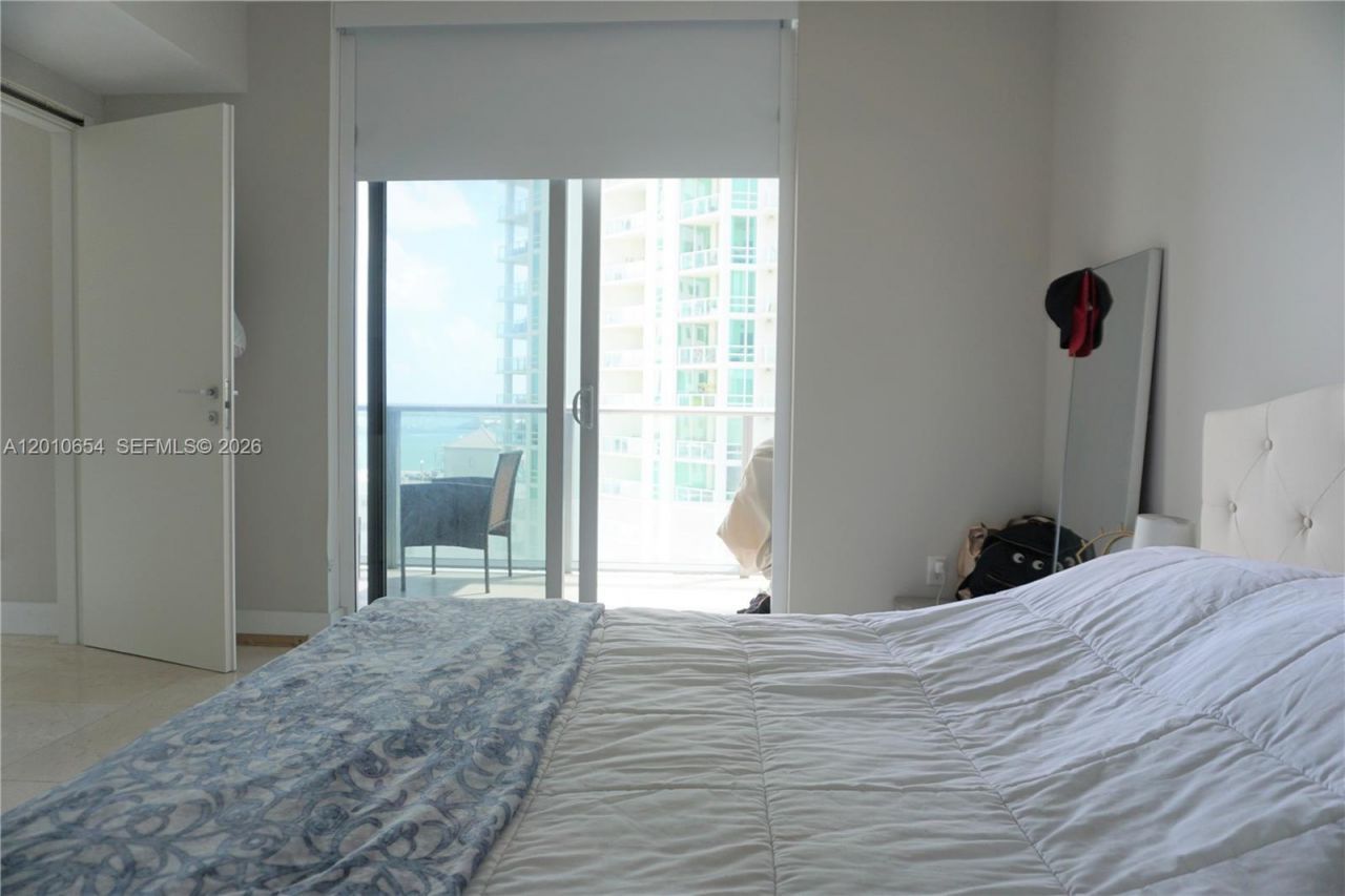 1300 Brickell Bay Dr, Unit 1904, Miami, FL 33131 Photo