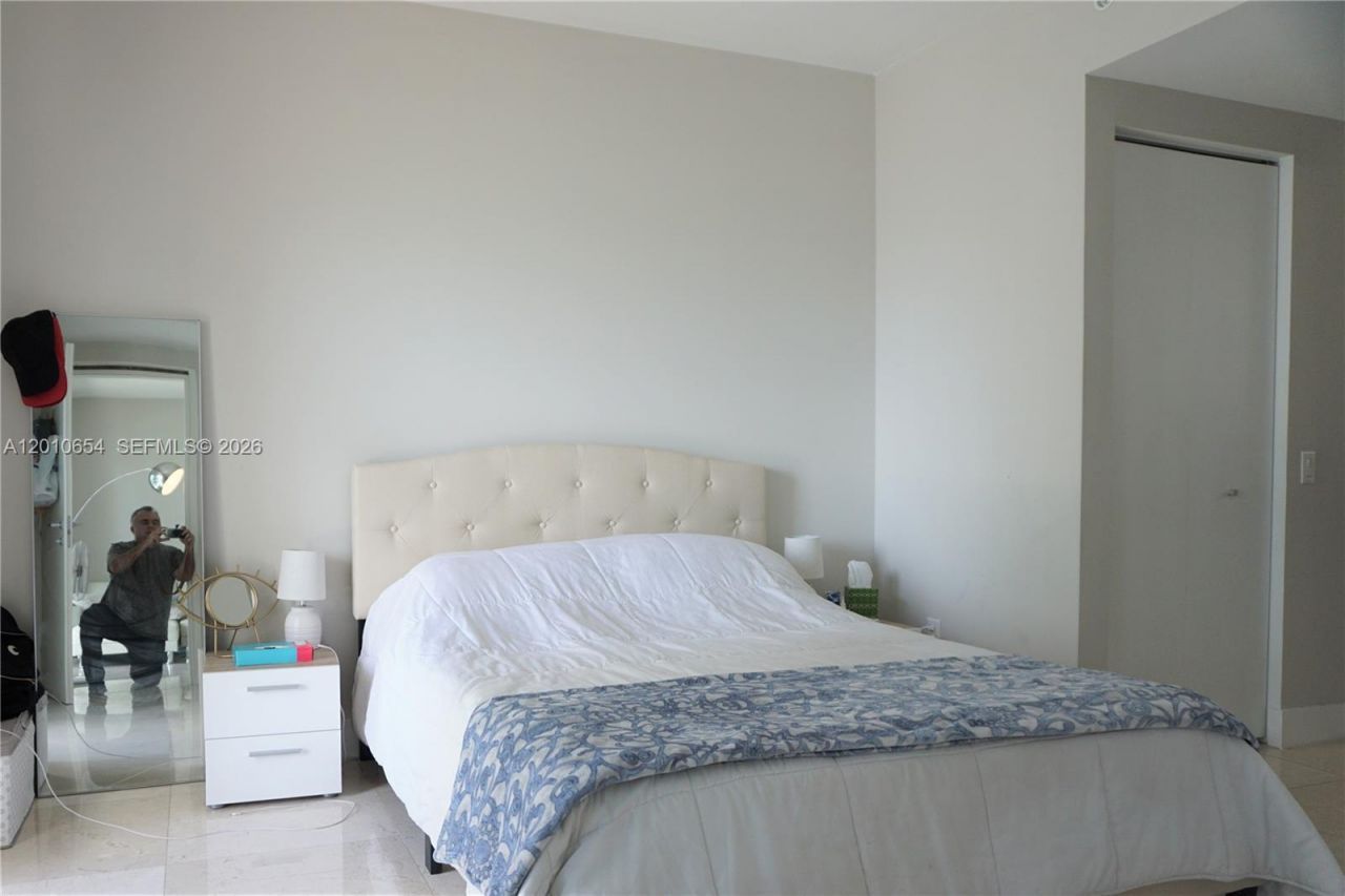 1300 Brickell Bay Dr, Unit 1904, Miami, FL 33131 Photo