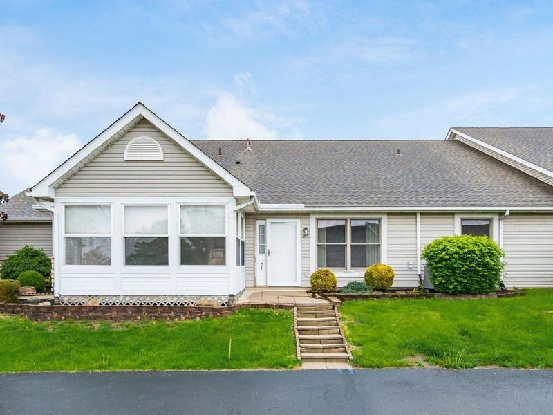 977 Hopewell Heights Drive , Heath, OH 43056 Photo 2