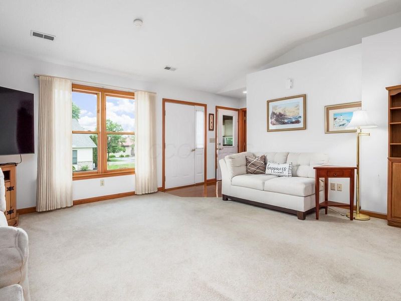 977 Hopewell Heights Drive , Heath, OH 43056 Photo 5