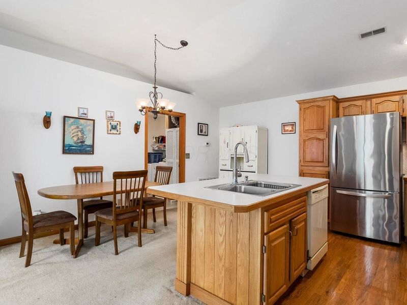 977 Hopewell Heights Drive , Heath, OH 43056 Photo 7