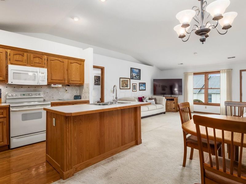 977 Hopewell Heights Drive , Heath, OH 43056 Photo 9