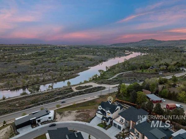 6902 E La Cuesta Street, Boise, ID 83716