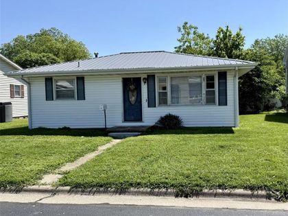 406 Madison Street Red Bud, IL 62278