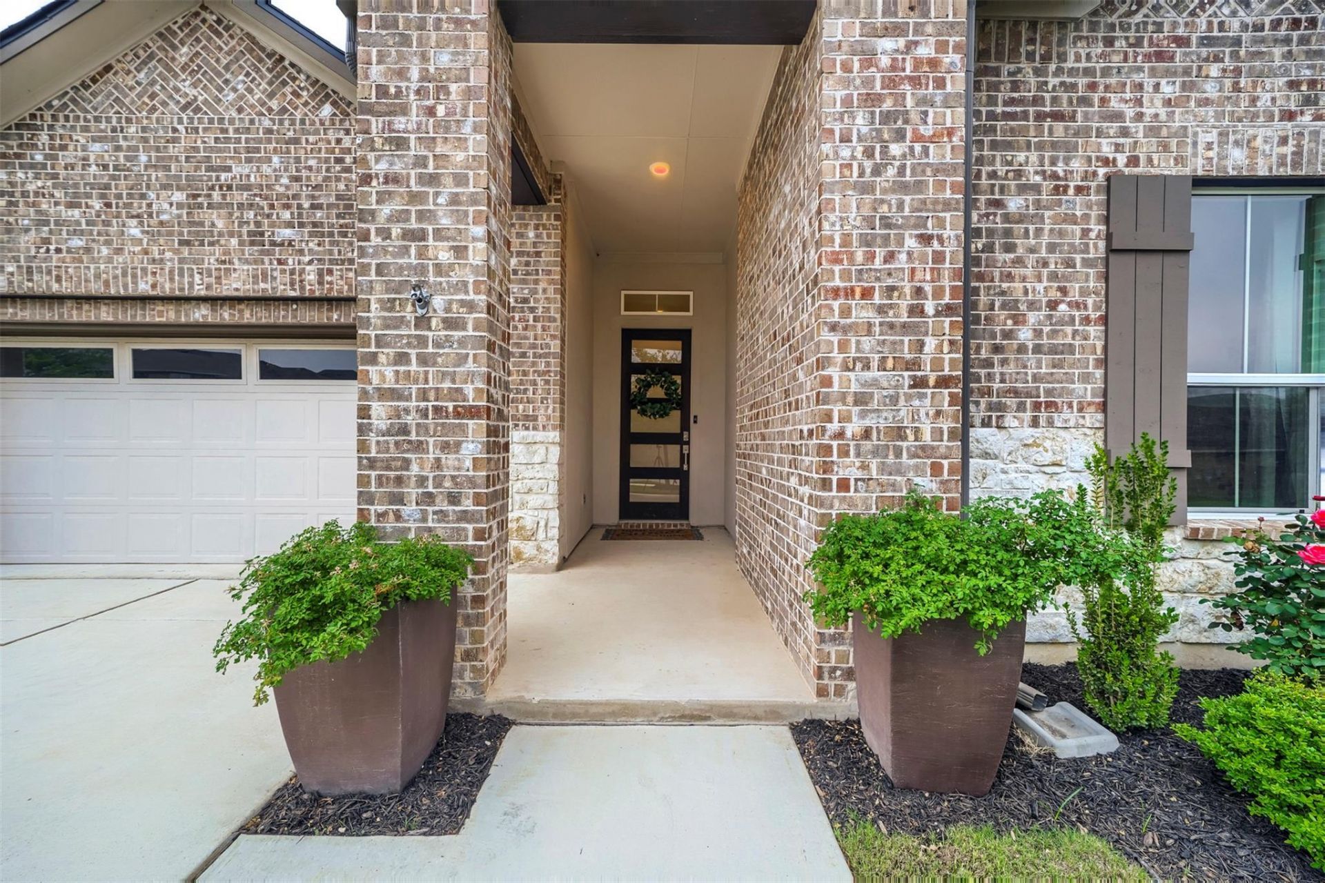 417 Peace Pipe Way, Georgetown, TX 78628 Main Photo
