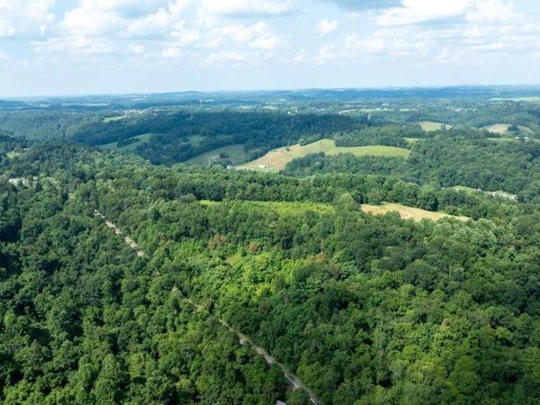 330 Ridgewood Dr , Fredericktown, PA 15333