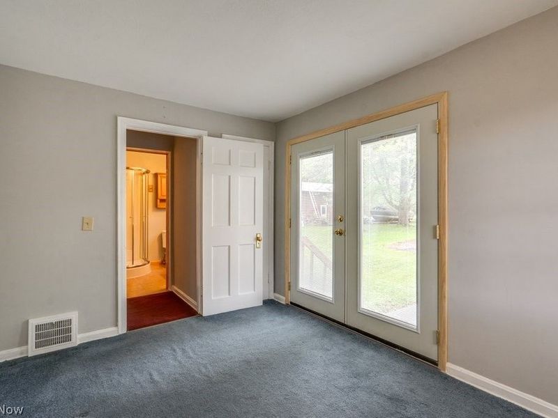 7086 MacKenzie Road, Olmsted Township, OH 44138 Photo 17