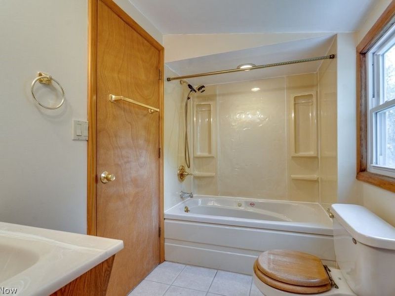 7086 MacKenzie Road, Olmsted Township, OH 44138 Photo 28
