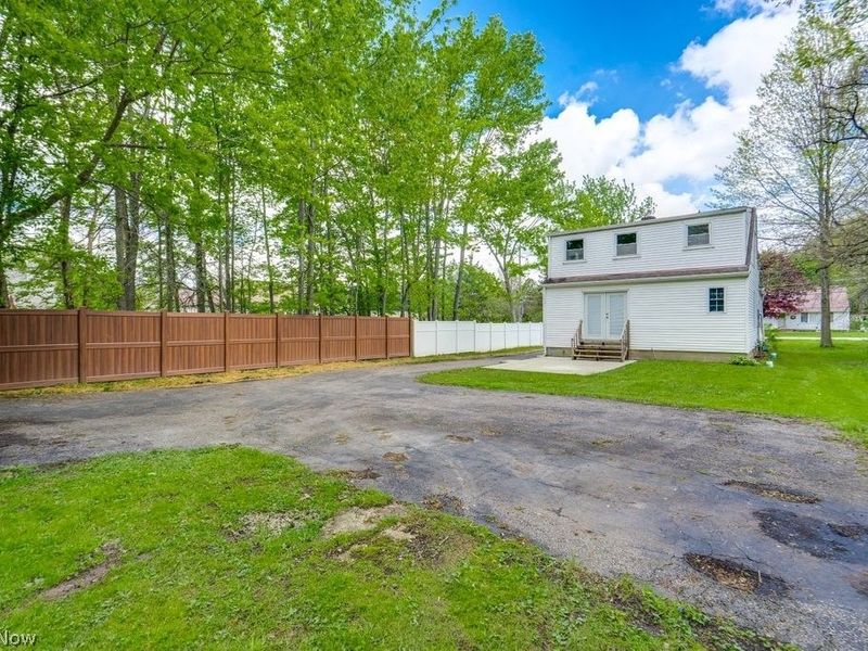 7086 MacKenzie Road, Olmsted Township, OH 44138 Photo 37