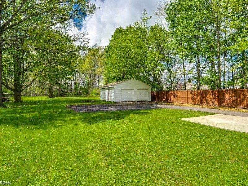 7086 MacKenzie Road, Olmsted Township, OH 44138 Photo 39
