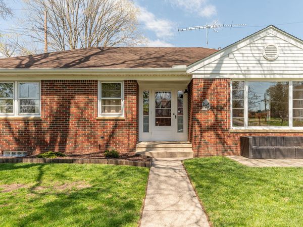 200 W Mckay Street, Saline, MI 48176
