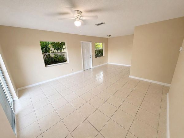 4151 NW 30th Terrace, Unit 4, Lauderdale Lakes, FL 33309