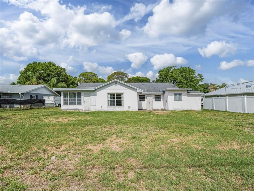 136 16th Avenue, Vero Beach, FL 32962 Photo